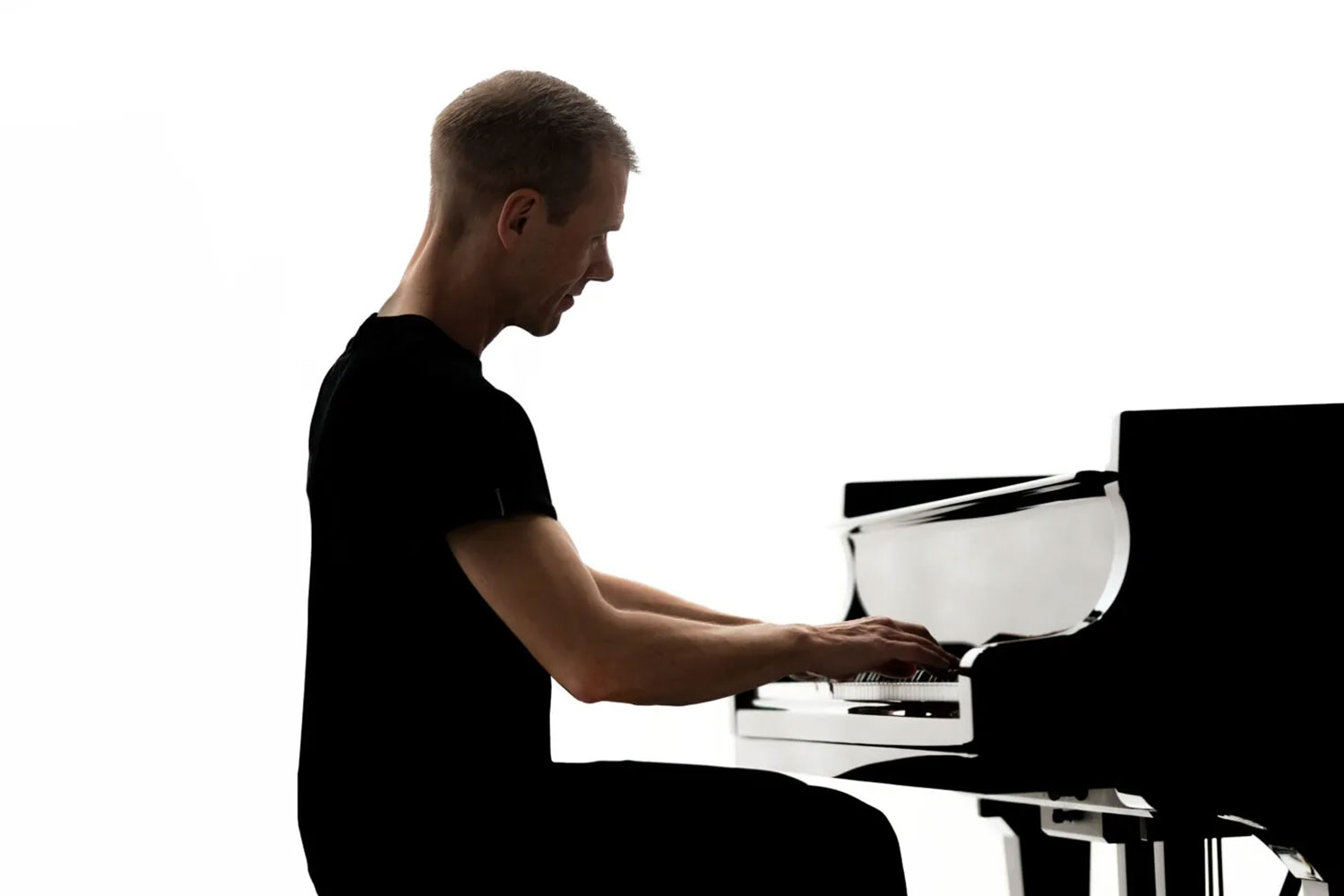 Armin-van-Buuren-Piano